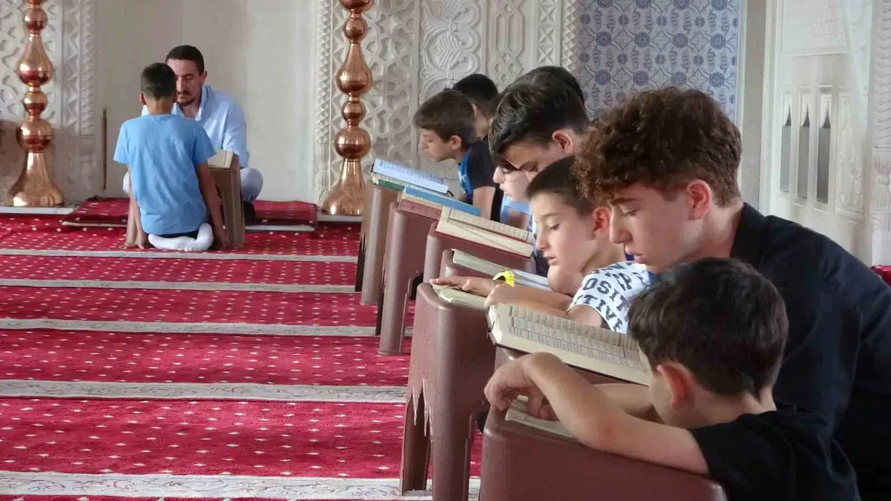 Mescitte Evvel Kuran-I Kerim Dersi Sonra Oyun