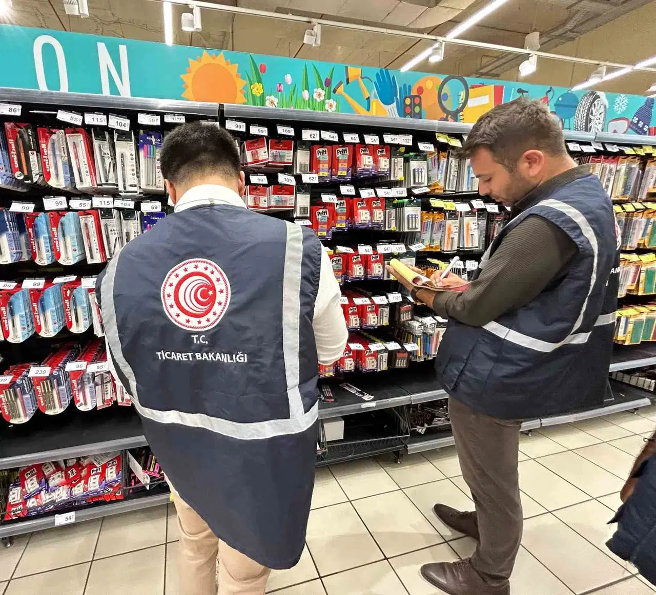 Okulların Açılması Öncesi İzmir’de Kırtasiyelere Kontrol