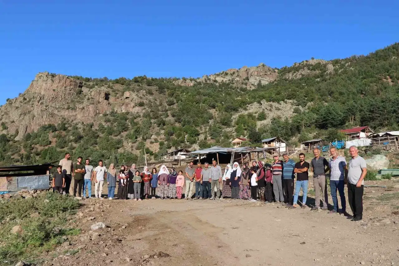 Oltu’da Çiftçiler Tapu Probleminin Çözülmesini İstiyor
