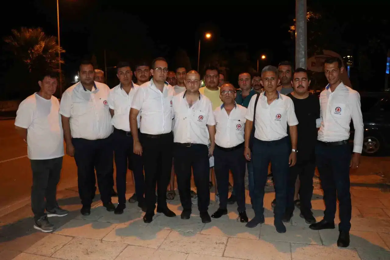 Otobüsün Farından Rahatsız Olan Baba-Oğul, Sürücüsü Darp Etti... O Anlar Kamerada