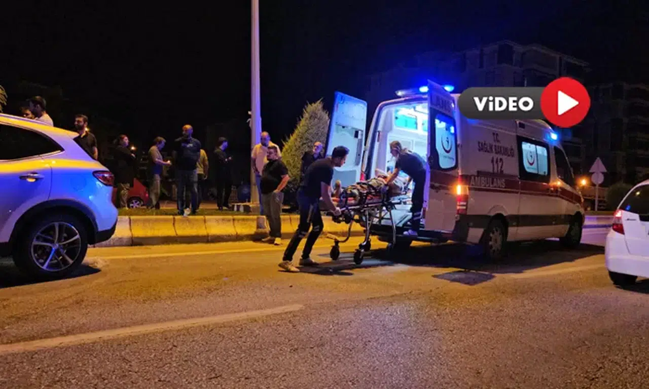 Park Halindeki Otomobillere Çarptı, Yaralılar Var