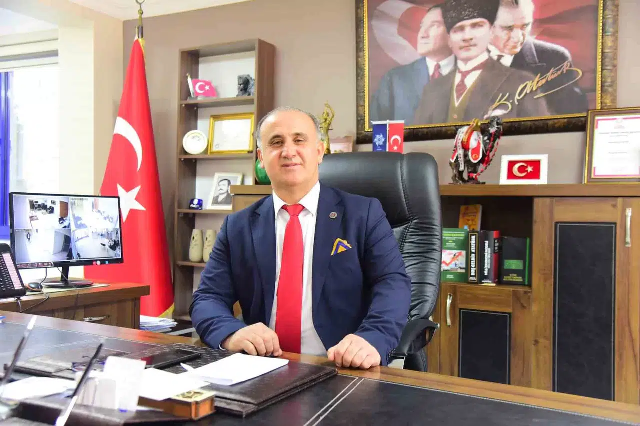 Seyyar Esnaftan Belediye Liderine Bıçaklı Taarruz