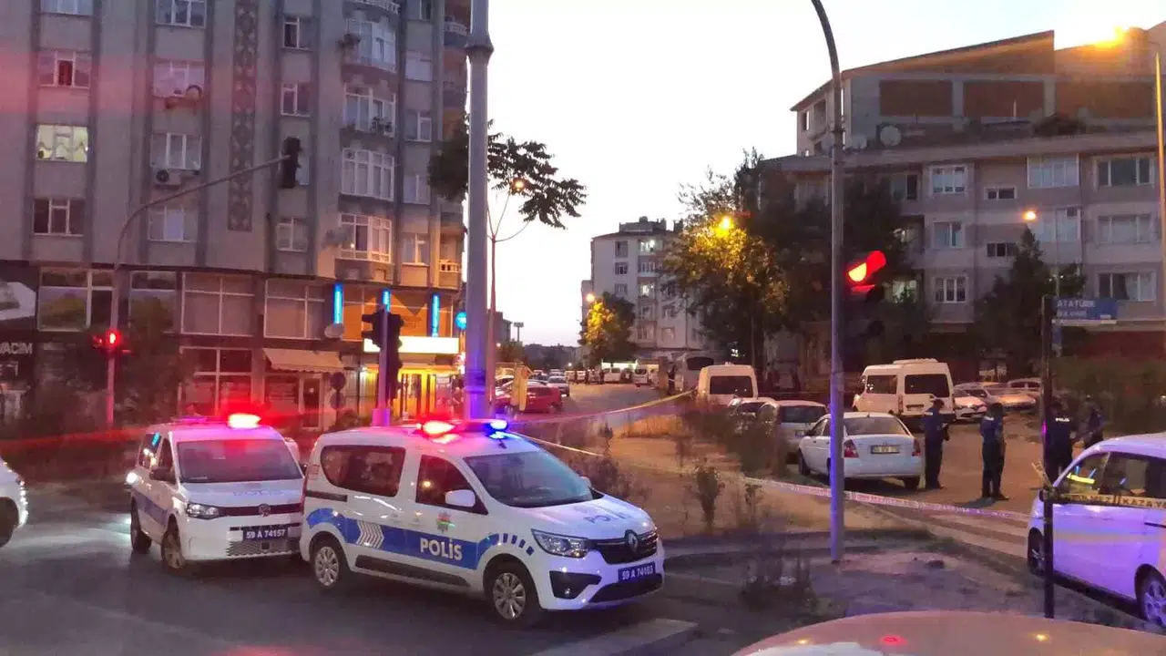 Sokak Ortasında Silahla Vurulan İki Kardeşi Mevt Ayırdı