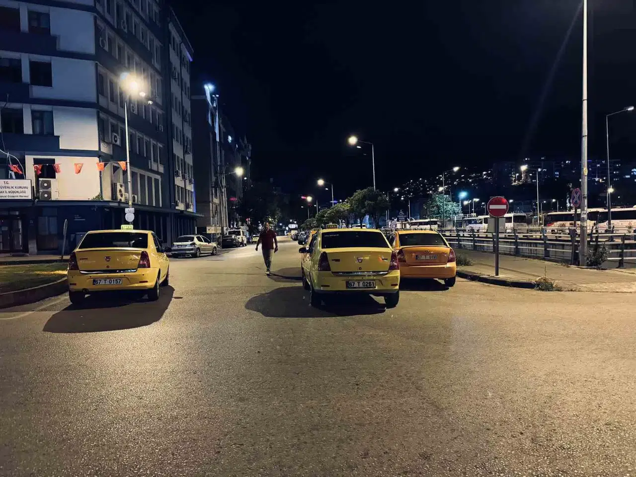 Taksi Durağına Gizemli Telefon: "Abi Kaçın Duraktan, Bomba Var Patlayacak, Canınızı Kurtarın"