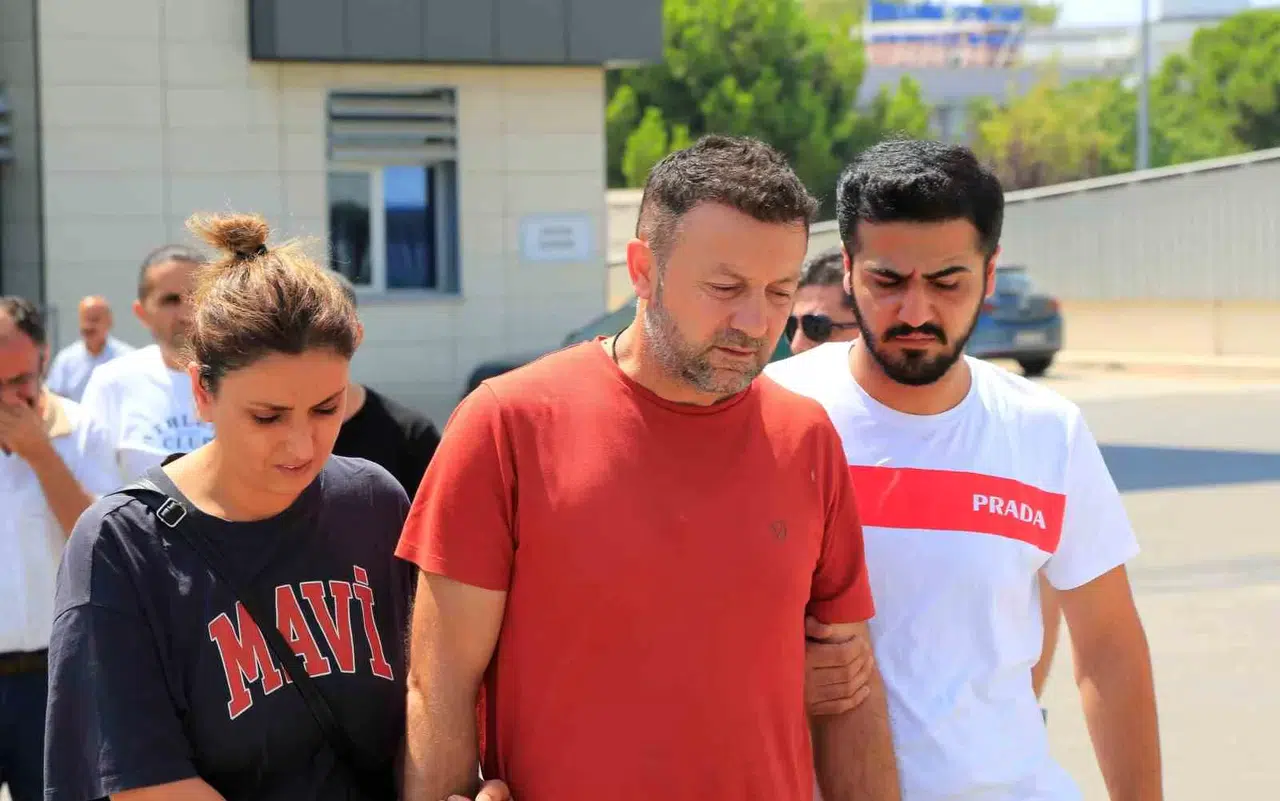 Tatil Yaparken Başına Baca Kapağı Düşen Bayan Hayatını Kaybetti