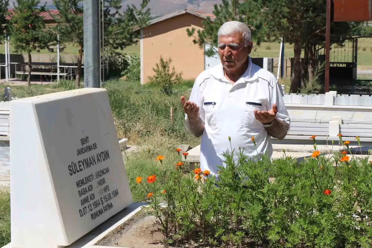 Teröre Verilen Birinci Şehit Süleyman Aydın, Kabri Başında Anıldı