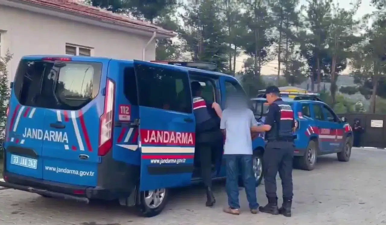 Üzüm Bağları Ortasında Uyuşturucu Yetiştirmişler: 2 Tutuklama