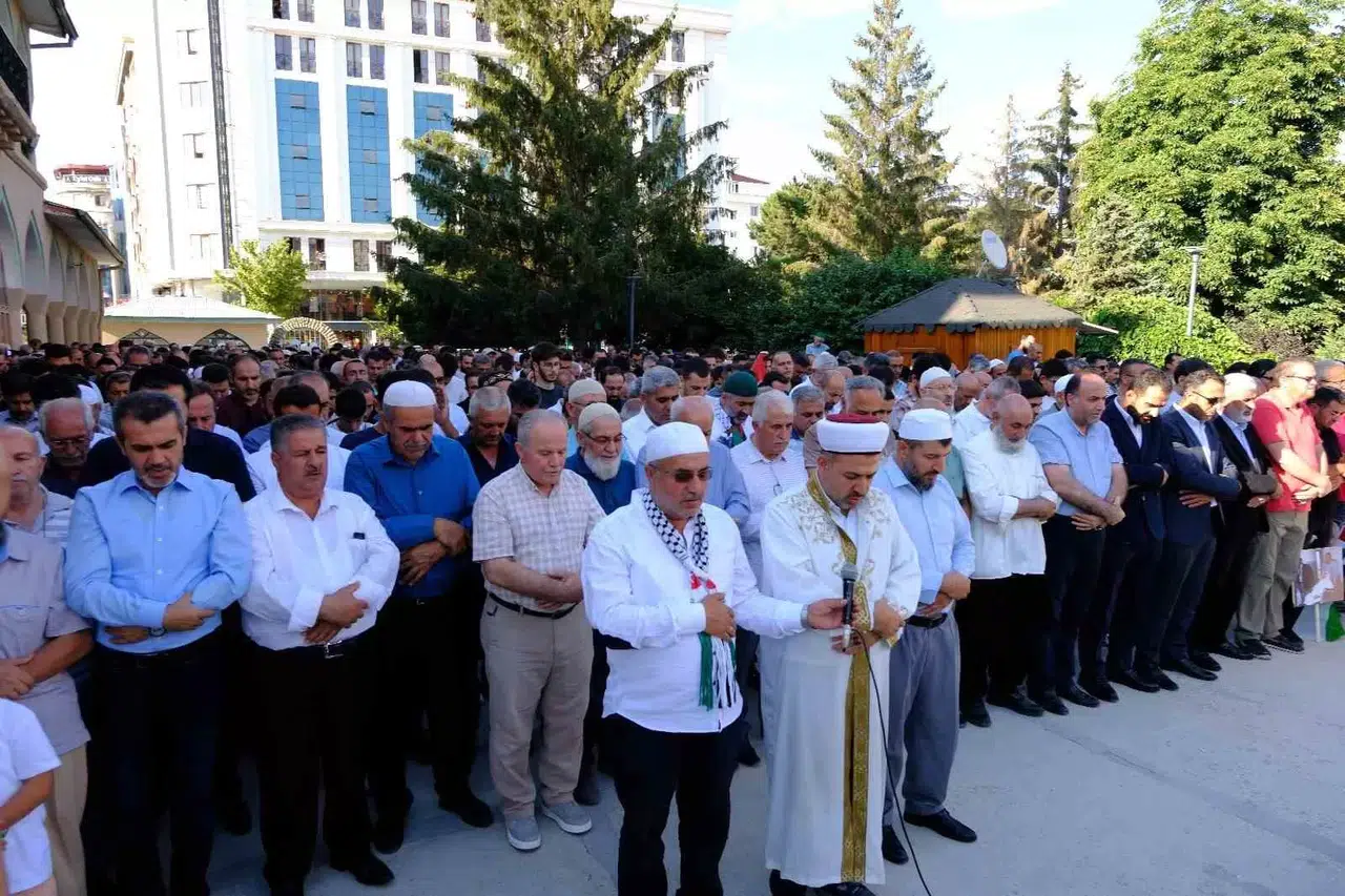 Van’da İsmail Haniye İçin Gıyabi Cenaze Namazı Kılındı