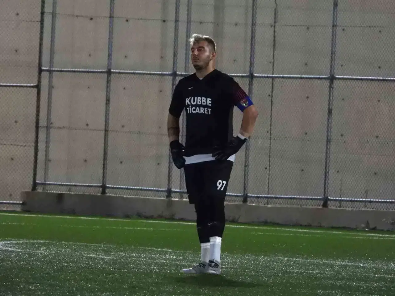 Zelzelede 10 Saat Enkazda Kalan Genç Kaleci Hayallerini Yaşatmak İçin Yeşil Alanlara Döndü