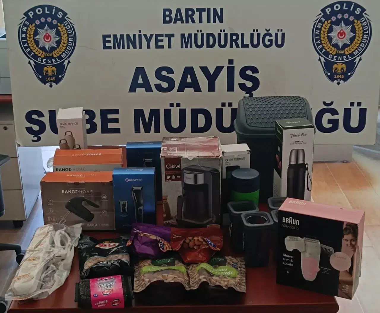 Zincir Market Fareleri Polisten Kaçamadı