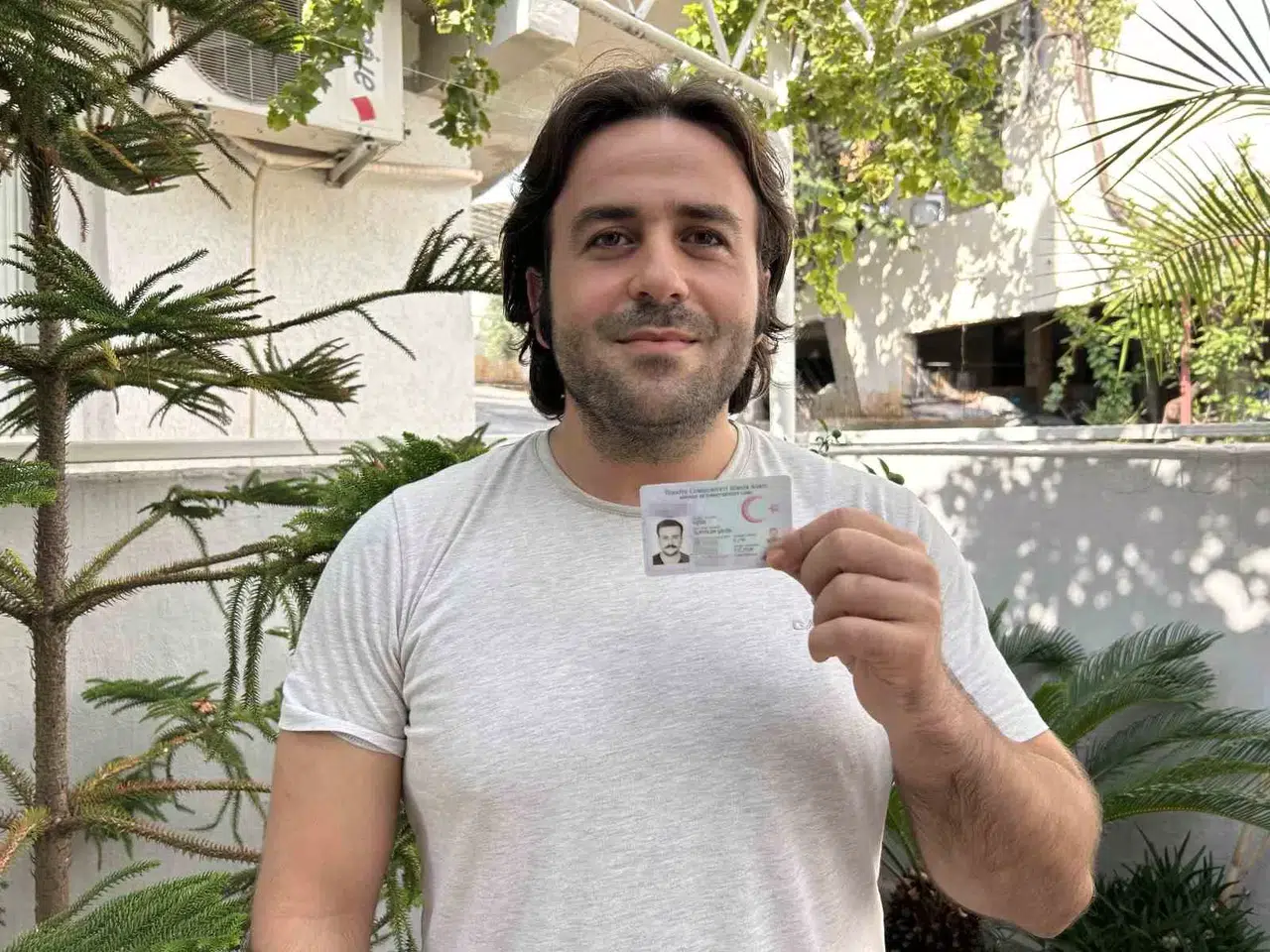 4 Yıl Evvelki Fotoğrafı Benzemeyince, KPSS’de Vazifelileri İnandırabilmek İçin Ter Döktü