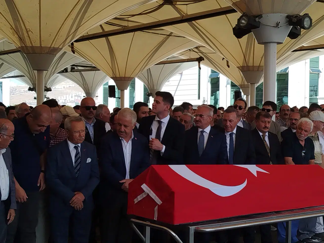 Ahmet Kara, Toprağa Verildi