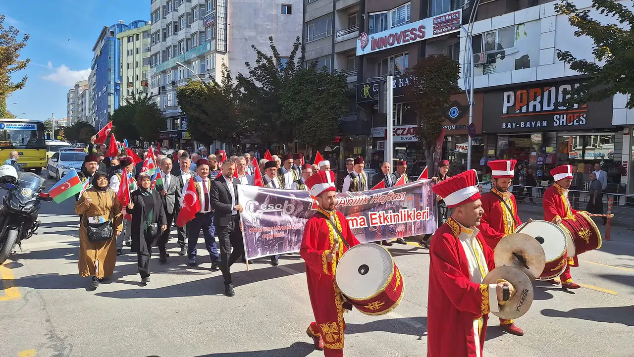 Esnaf Mehter Eşliğinde Yürüdü