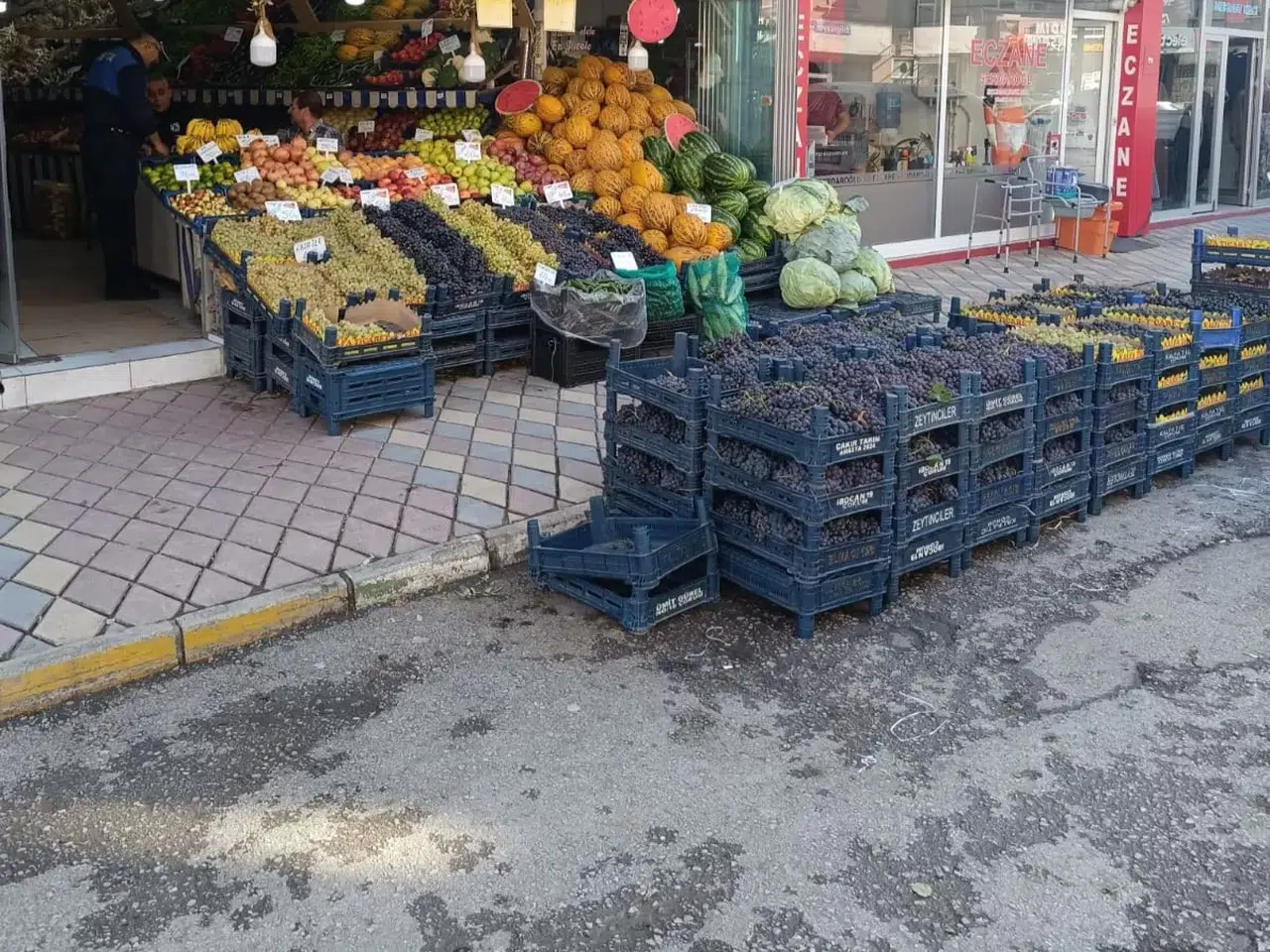 Kaldırım İşgali Yapan Esnaflara Para Cezası