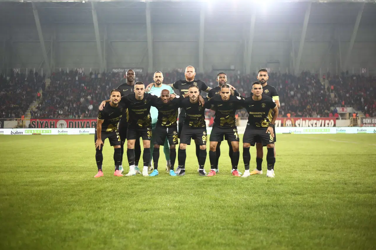 Karanlık Gece: 0-2