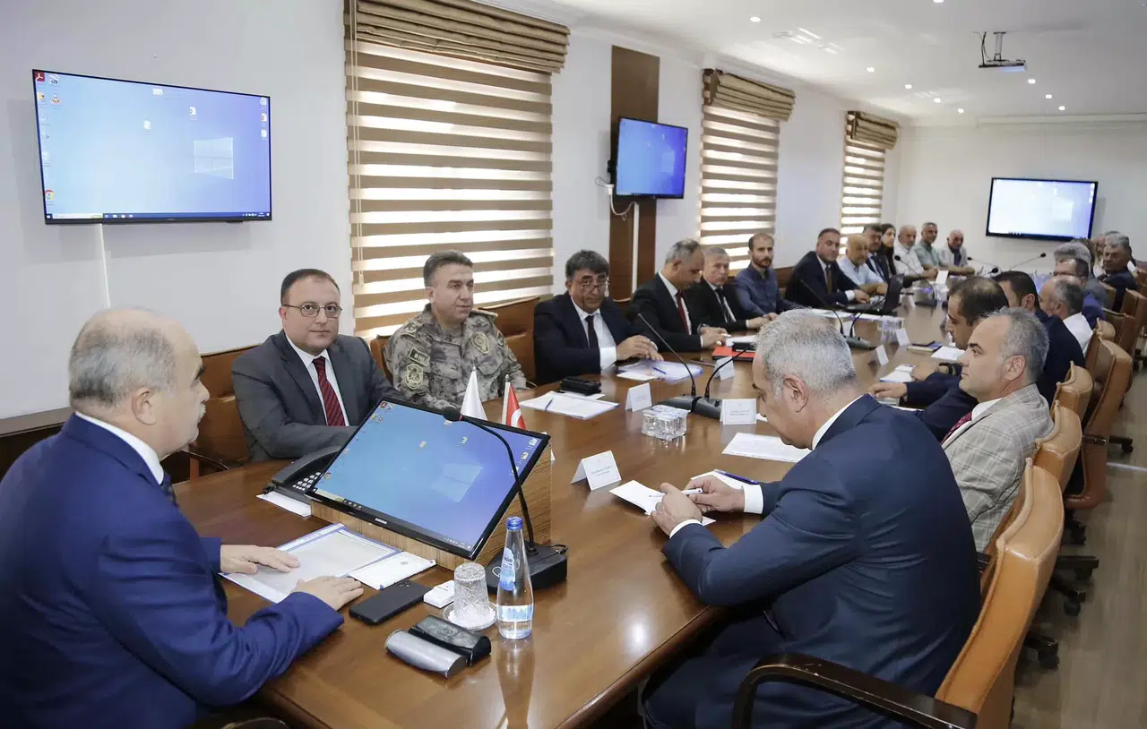 Vali Dağlı, Mahalle Muhtarlarını Dinledi