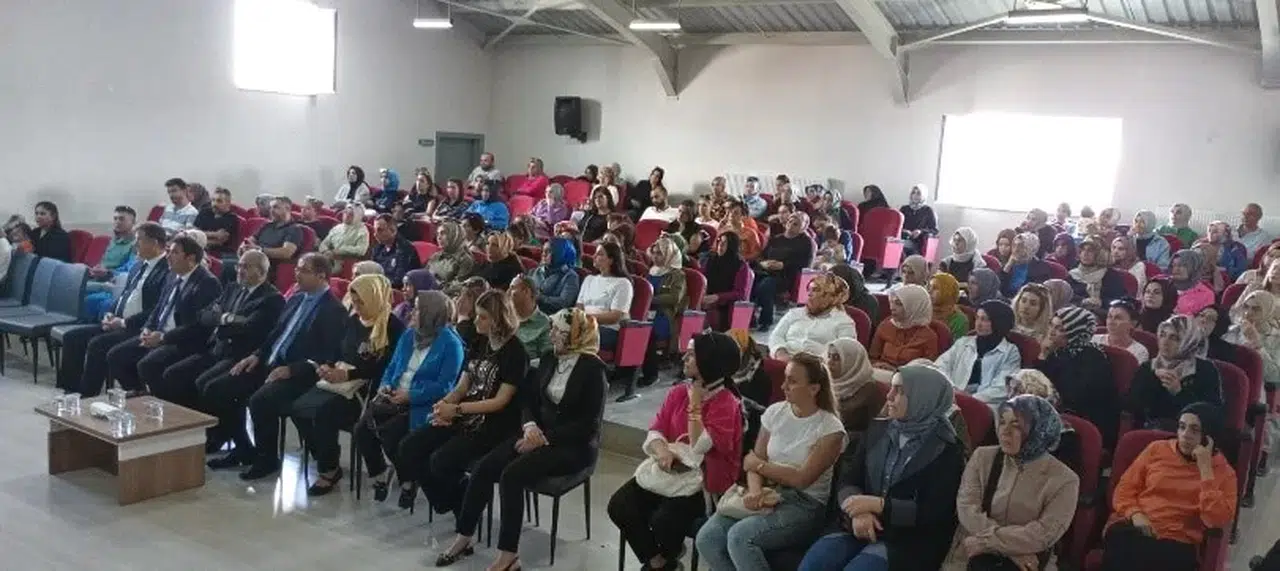 Veliler Çocukların Eğitim Hayatına Katılıyor