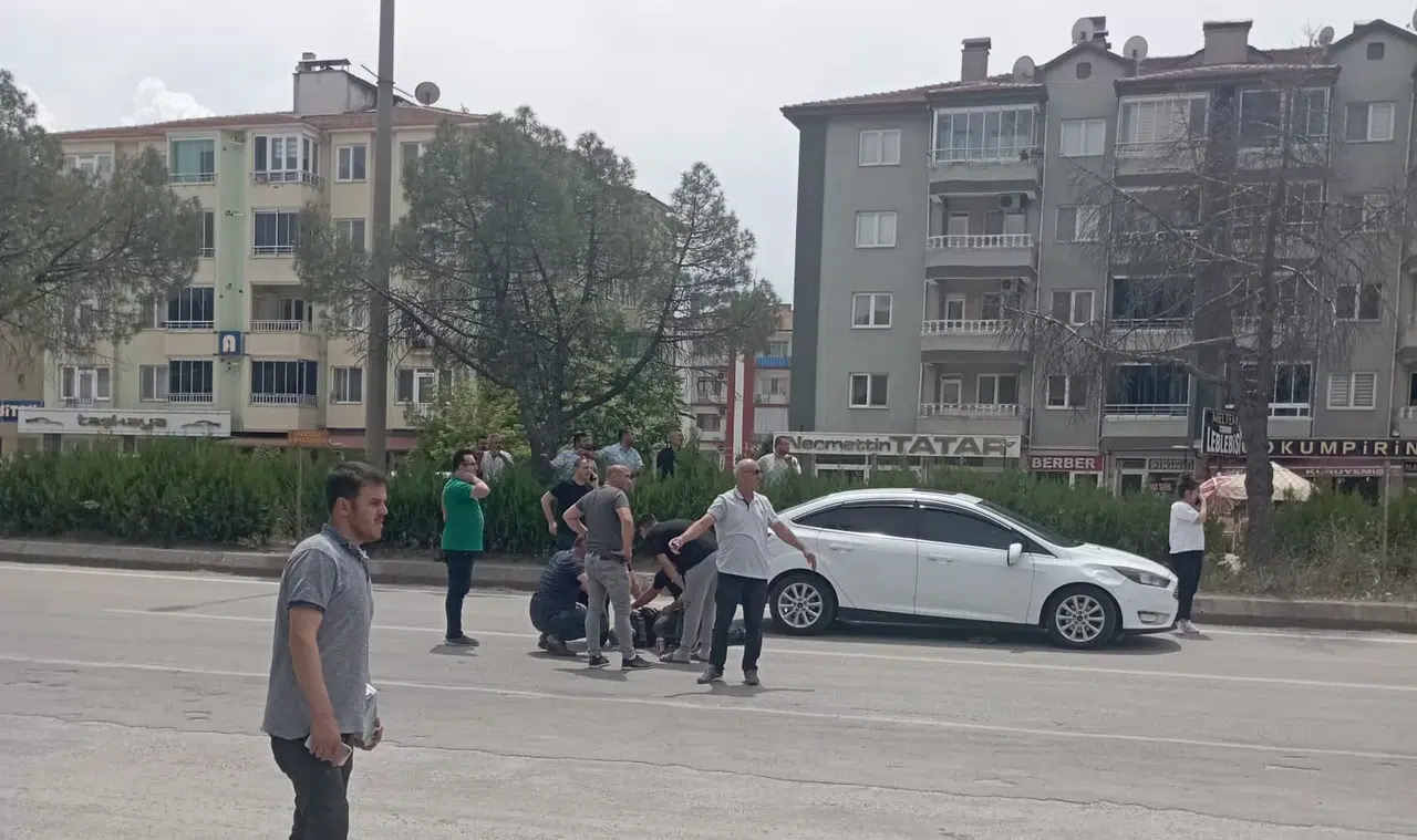 Yayaya Çarpıp Olay Yerinden Kaçtı