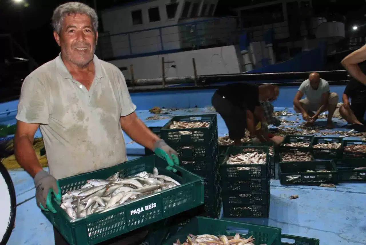 Akdeniz’e ’Vira Bismillah’ Diyerek Açılan Balıkçılar Döneme Bereketli Başladı