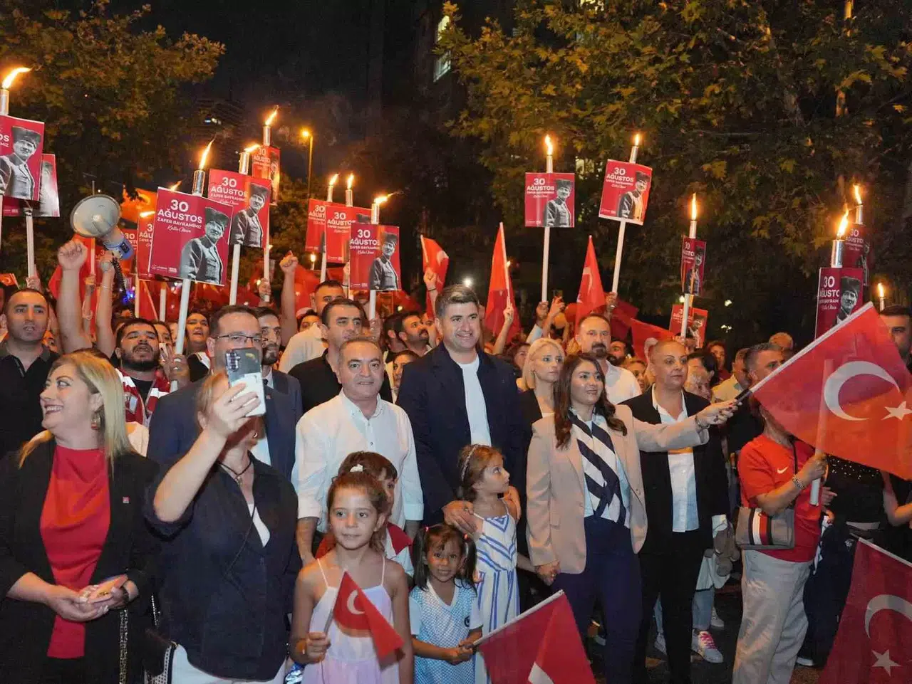 Ataşehir’de 30 Ağustos Zafer Bayramı Coşkuyla Kutlandı