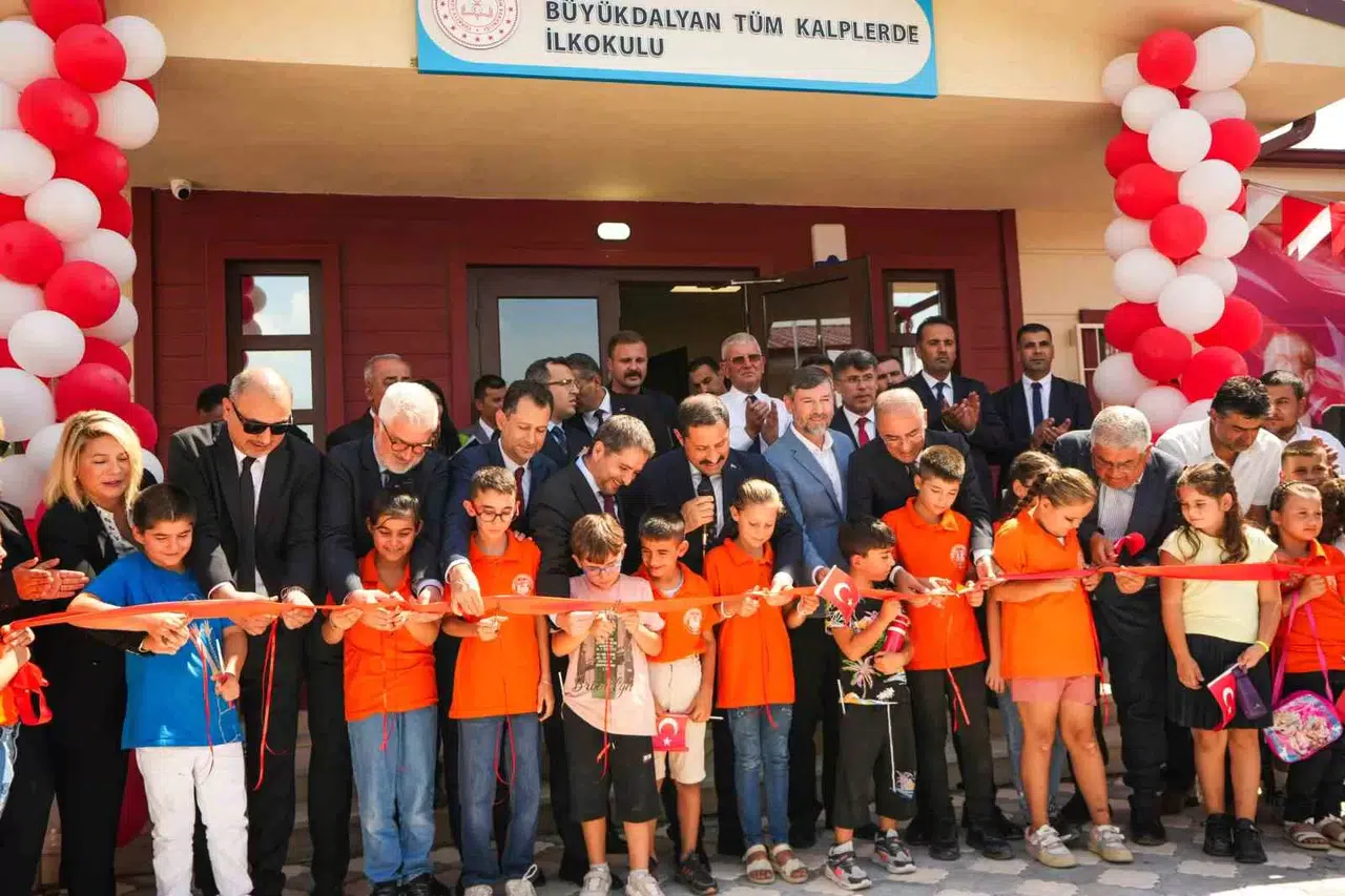 Axa Türkiye, ’Büyükdalyan Tüm Kalplerde İlkokulu’nu Eğitime Kazandırdı