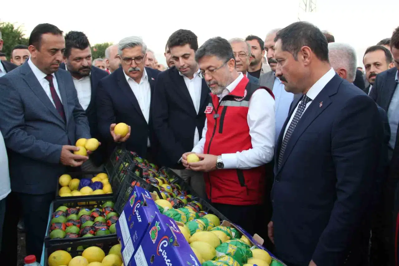 Bakan Yumaklı, Narenciye Hasadında Dönem Açılışını Yaptı