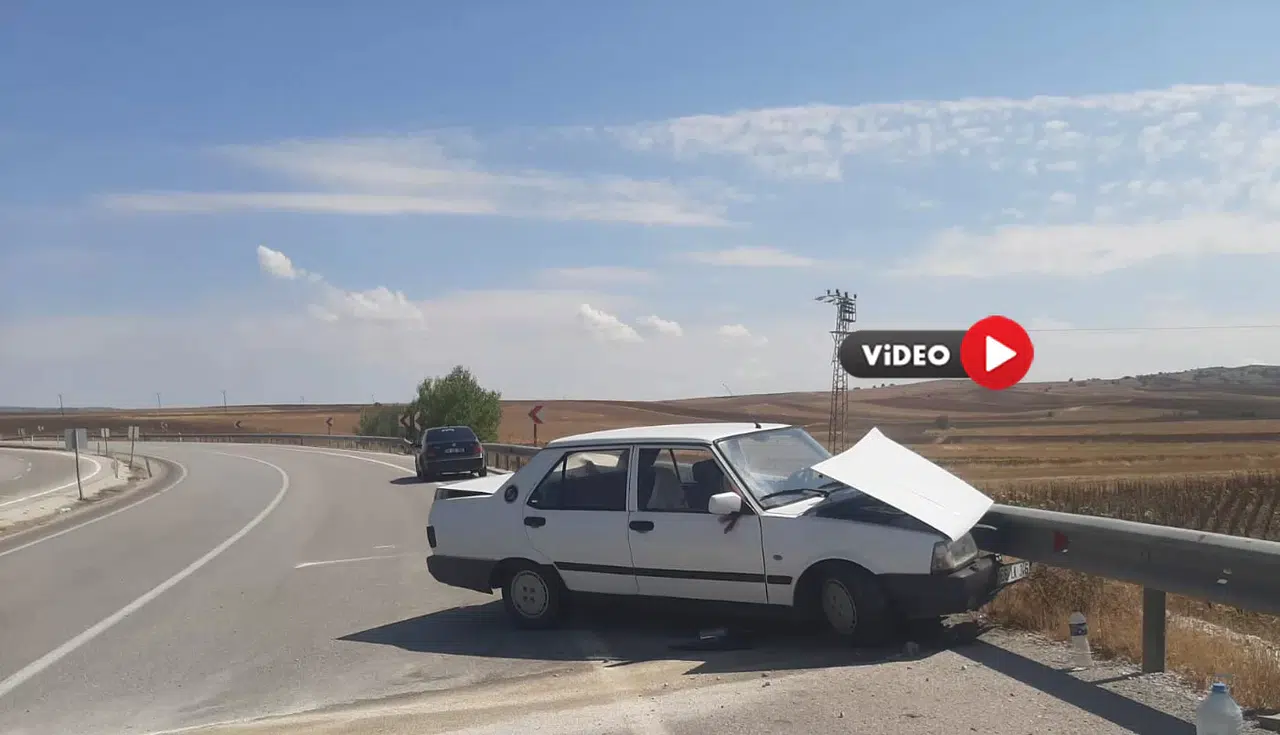 Otomobil Bariyerlere Çarptı: İki Yaralı