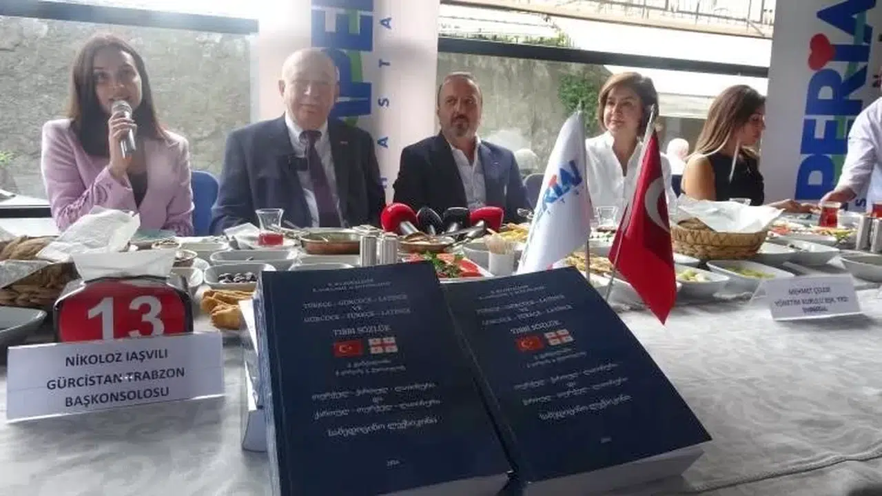 Bu Kelamlık Trabzon’da Tedavi Gören Gürcü Hastalar ile Türk Doktorların Başucu Kitabı Olacak