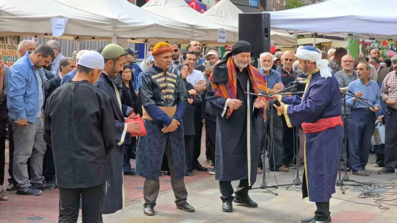 Demirci Çırağı Şed Kuşatma Merasimi ile Ustalığa Adım Attı