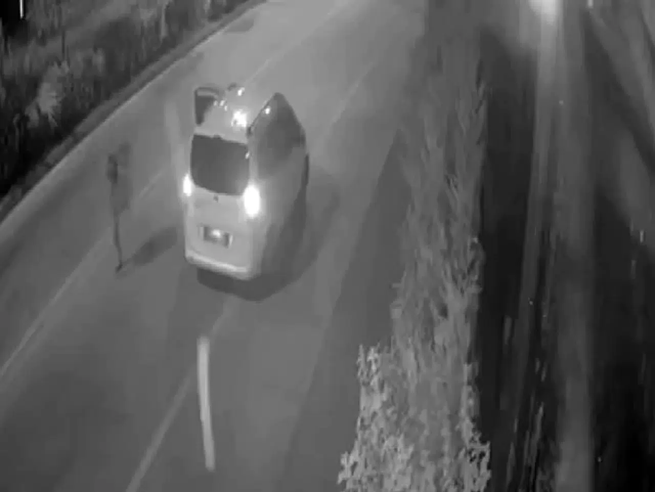 Düğün Salonunun Hudutları Aştığını Tez Edip, Hafif Makineli Tüfekle Kurşun Yağdırdı
