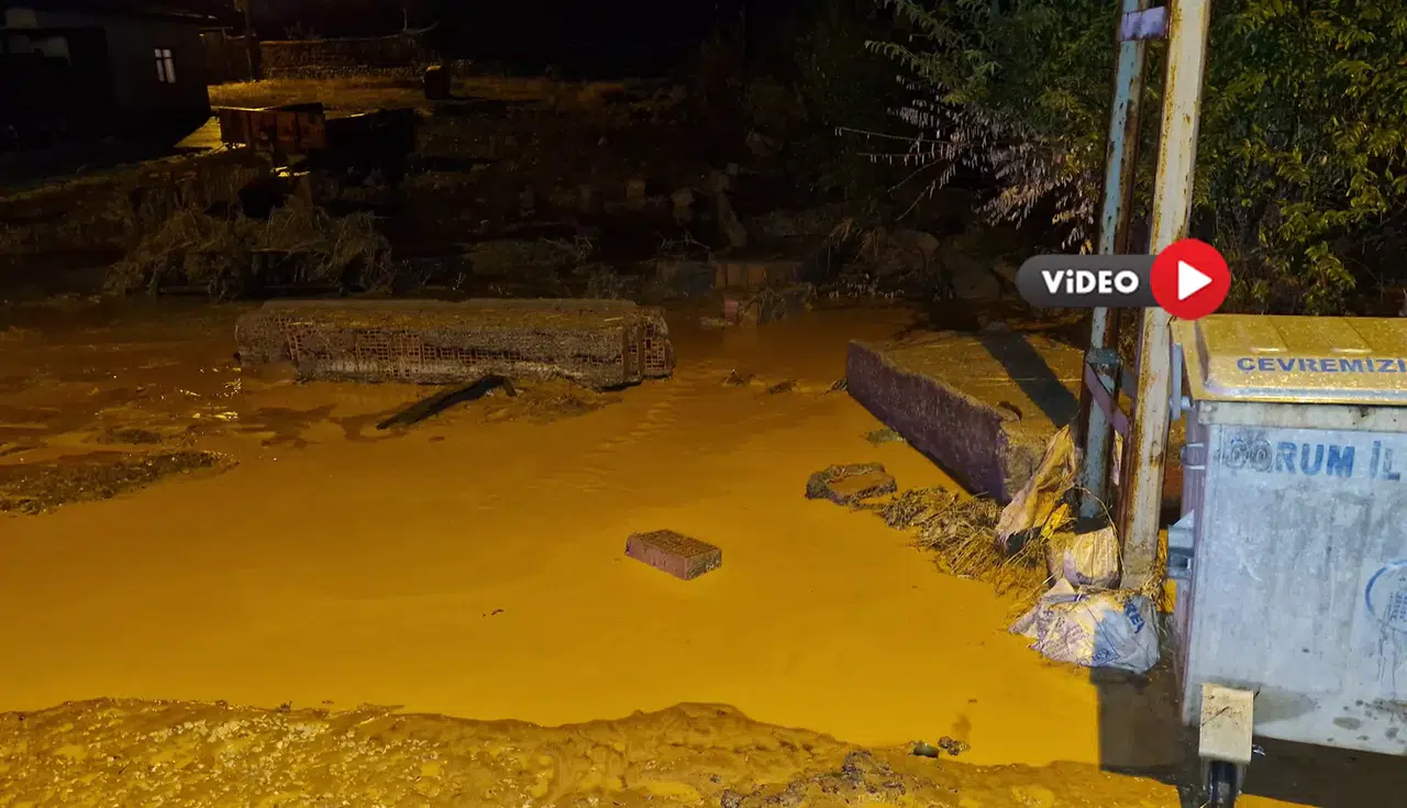 Aşırı Yağış Nedeniyle Duvar Yıkıldı