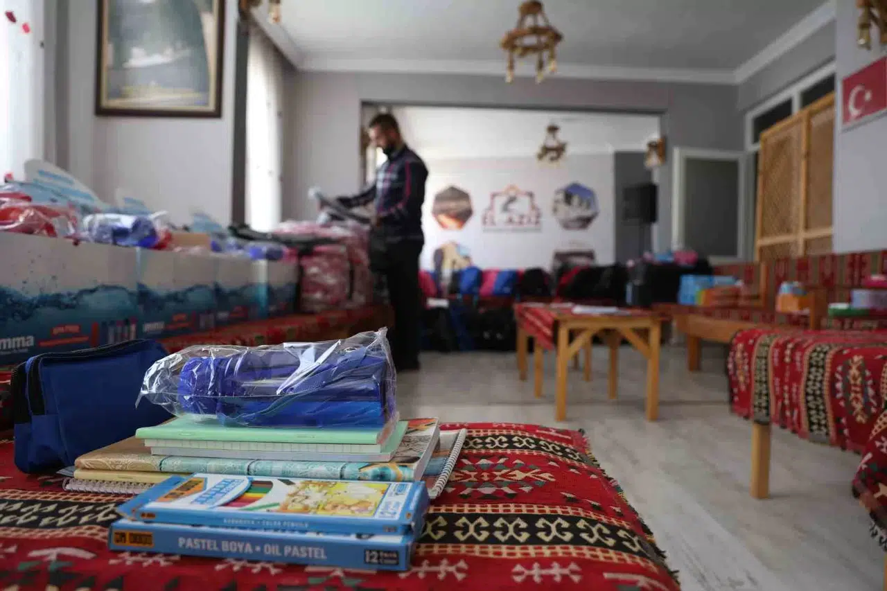 Elazığ’da Bin Öğrenciye Kırtasiye Yardımı Yapıldı