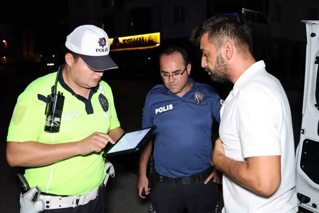 Hem Ehliyetsiz Hem de Alkollü Şoförden “Terörist Miyim?” Yansısı