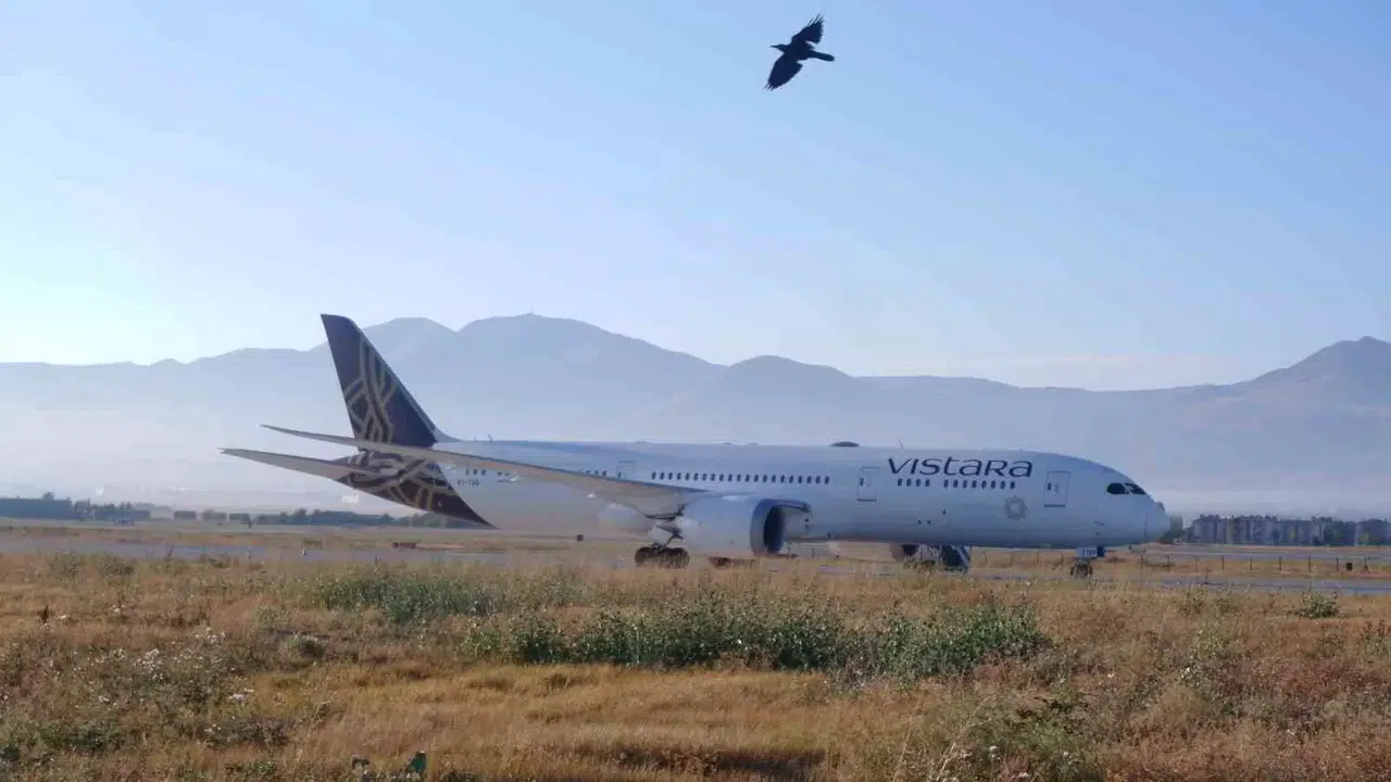 Hindistan Uçağı Yolcularının Erzurum’daki Bekleyişi Sürüyor
