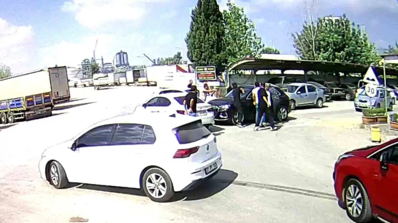 Lüks Araçla Torbacılık Yapanlar Sinema Üzere Operasyonla Yakalandı