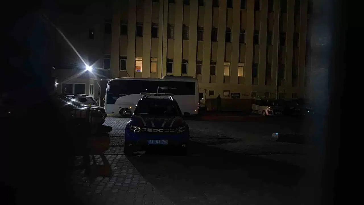 Narin Güran Cinayetinde Hür Bırakılanlar Jandarma Eşliğinde Adliyeden Çıktı