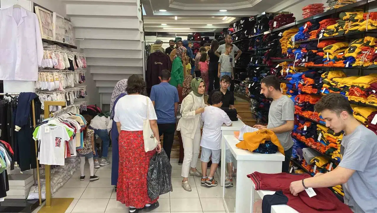 Okul Alışverişinde Son Gün Yoğunluğu