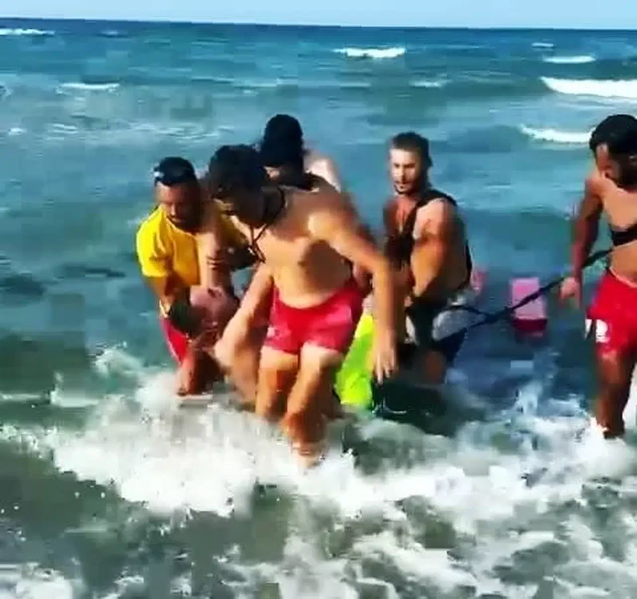 Samsun’da 22 Yaşındaki Genç Boğulmaktan Son Anda Kurtarıldı