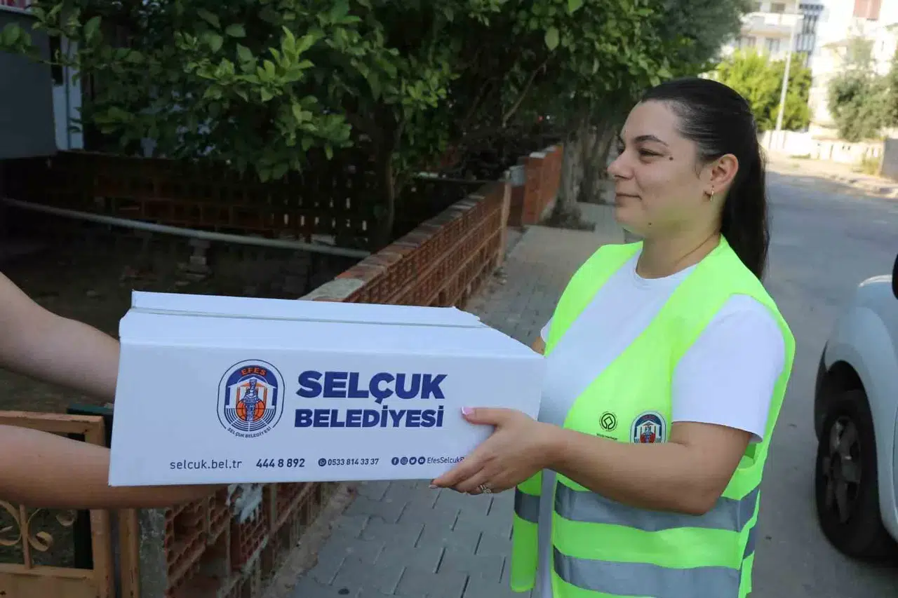 Selçuk’ta Çocukların Beslenme Çantalarına Takviye
