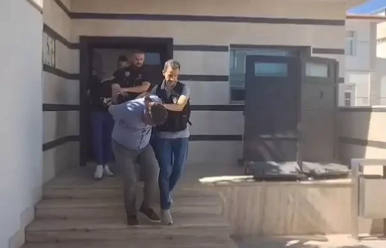 Uyuşturucu Taşıyan Avukatı Narkotik Polisi Adım Adım Takip Etmiş
