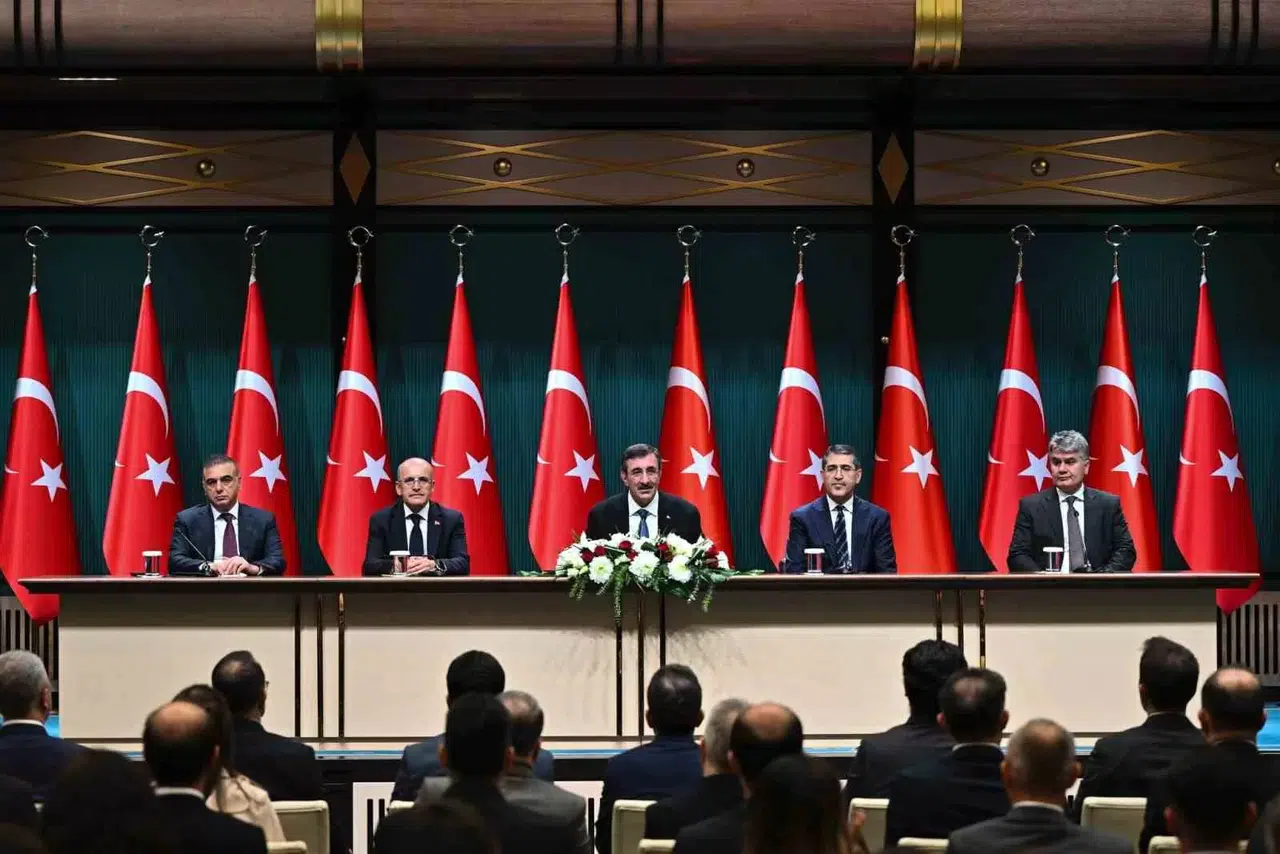 2025 Yılı Bütçesi Açıklandı: En Büyük Hisse Eğitim ve Sıhhat Alanlarına Ayrıldı