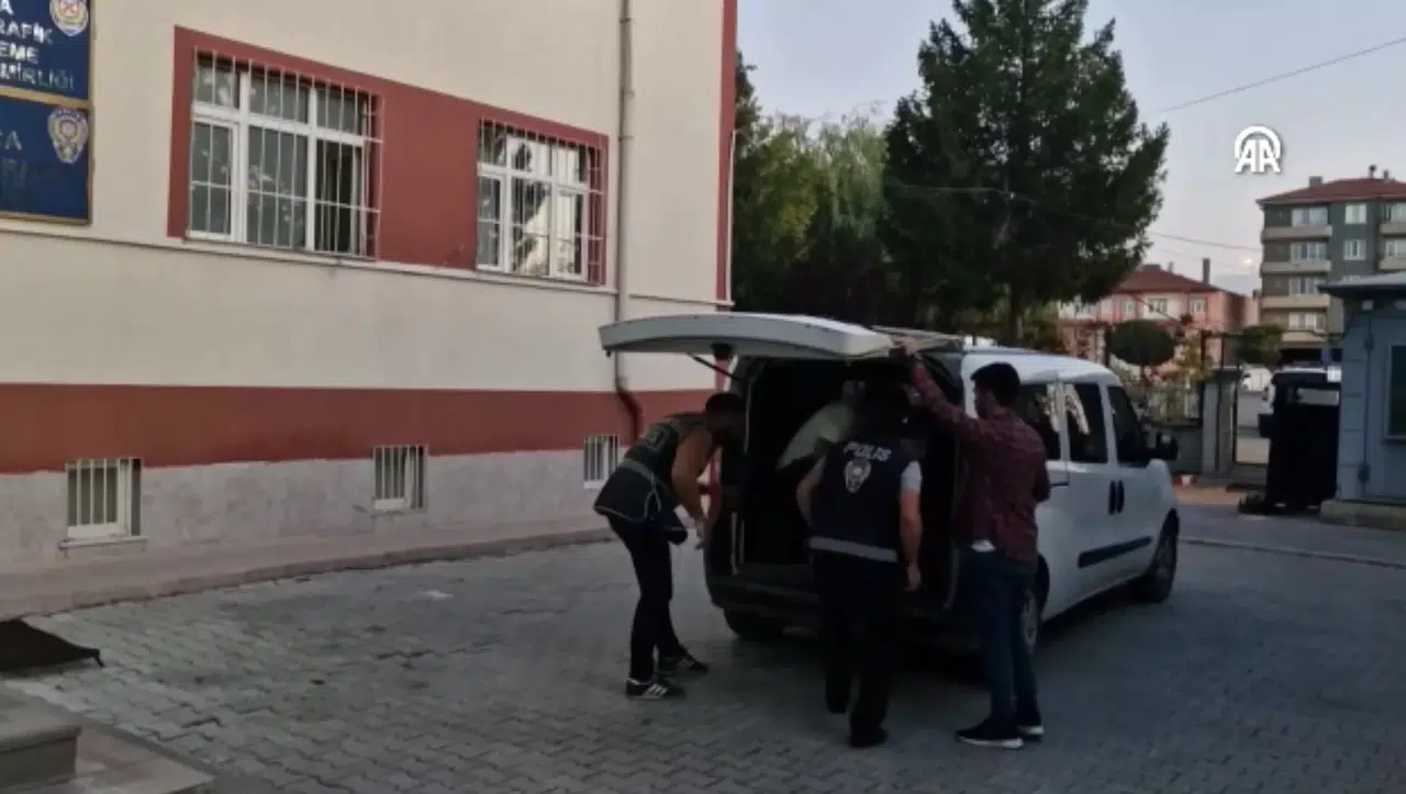 Araçlarında Uyuşturucu Bulunan 3 Kişi Gözaltında