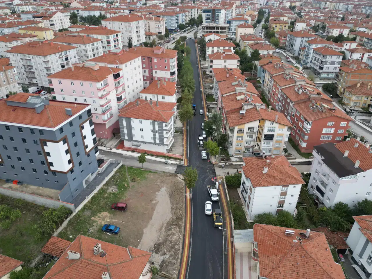 Bahçelievler’de İki Farklı Sokağa Yeni Asfalt