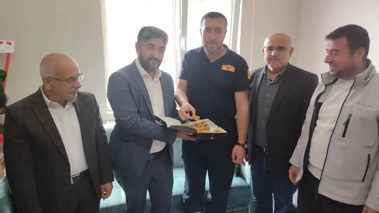 Başkan Yardımcısı Yelkuvan İtfaiye Amirliğini Ziyaret Etti