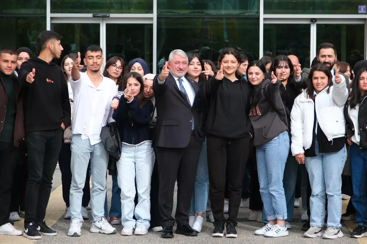 Başkandan Gençlere: Hedefi Olmayan Gemiye Hiçbir Rüzgarın Faydası Olmaz