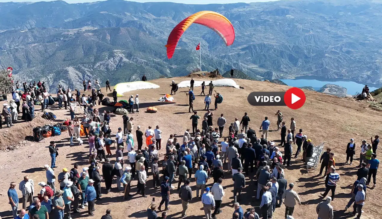 Ceviz Diyarı Oğuzlar’da Yamaç Paraşütü Resitali