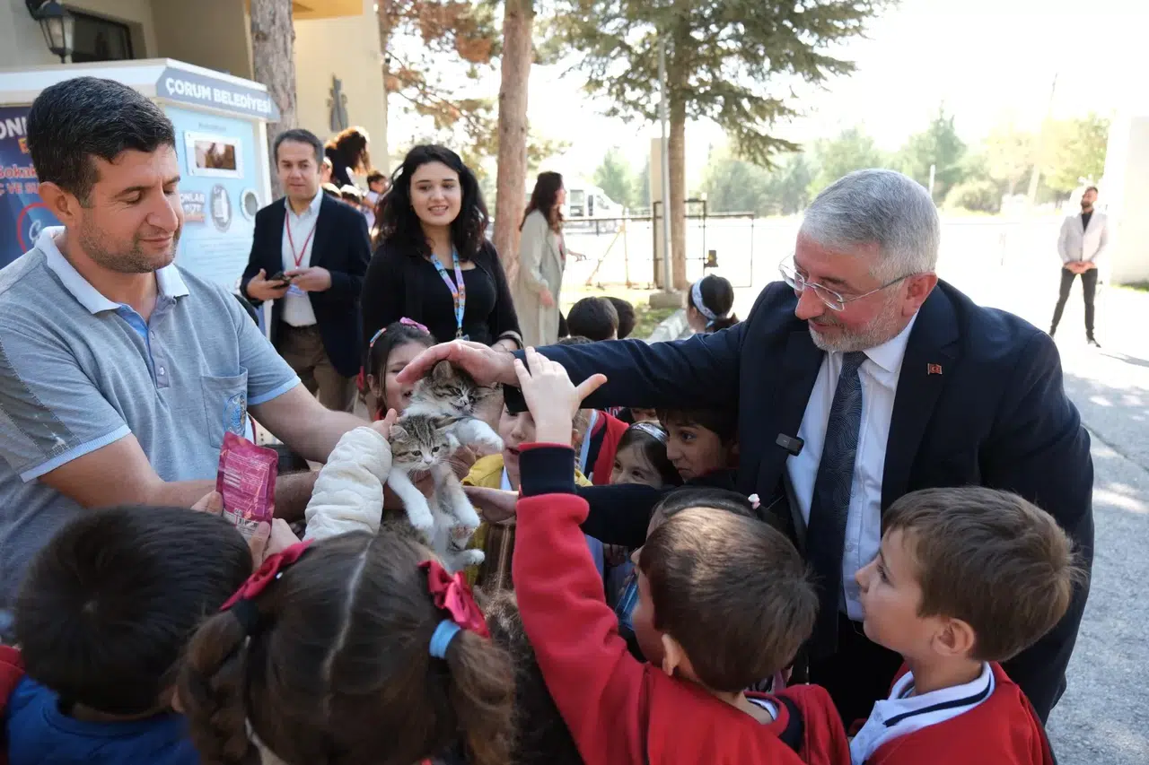 Çocuklar Veteriner İşleri’ne Akın Etti