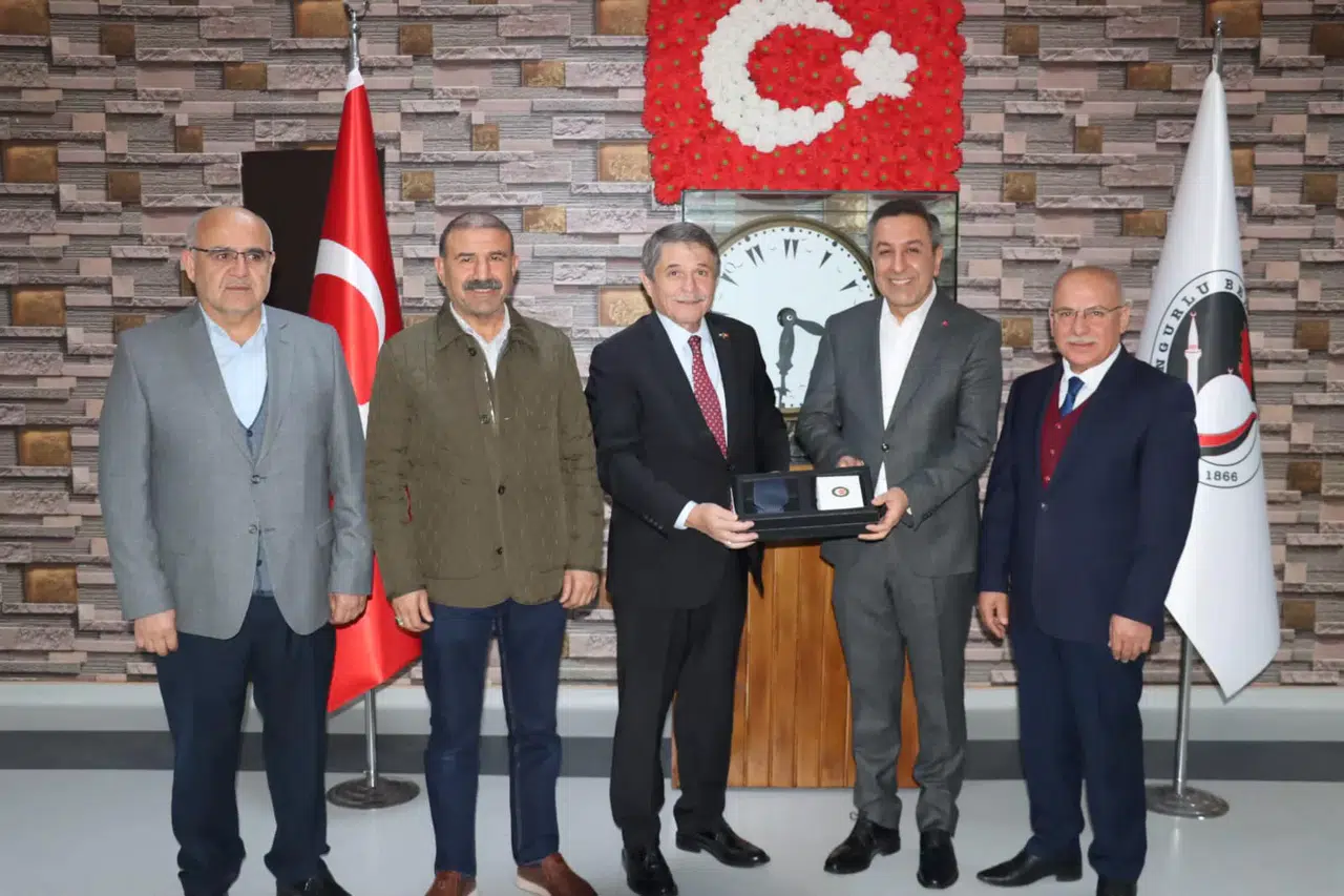 Dere, Onursal Başkan Tanrıverdi’yi Ağırladı