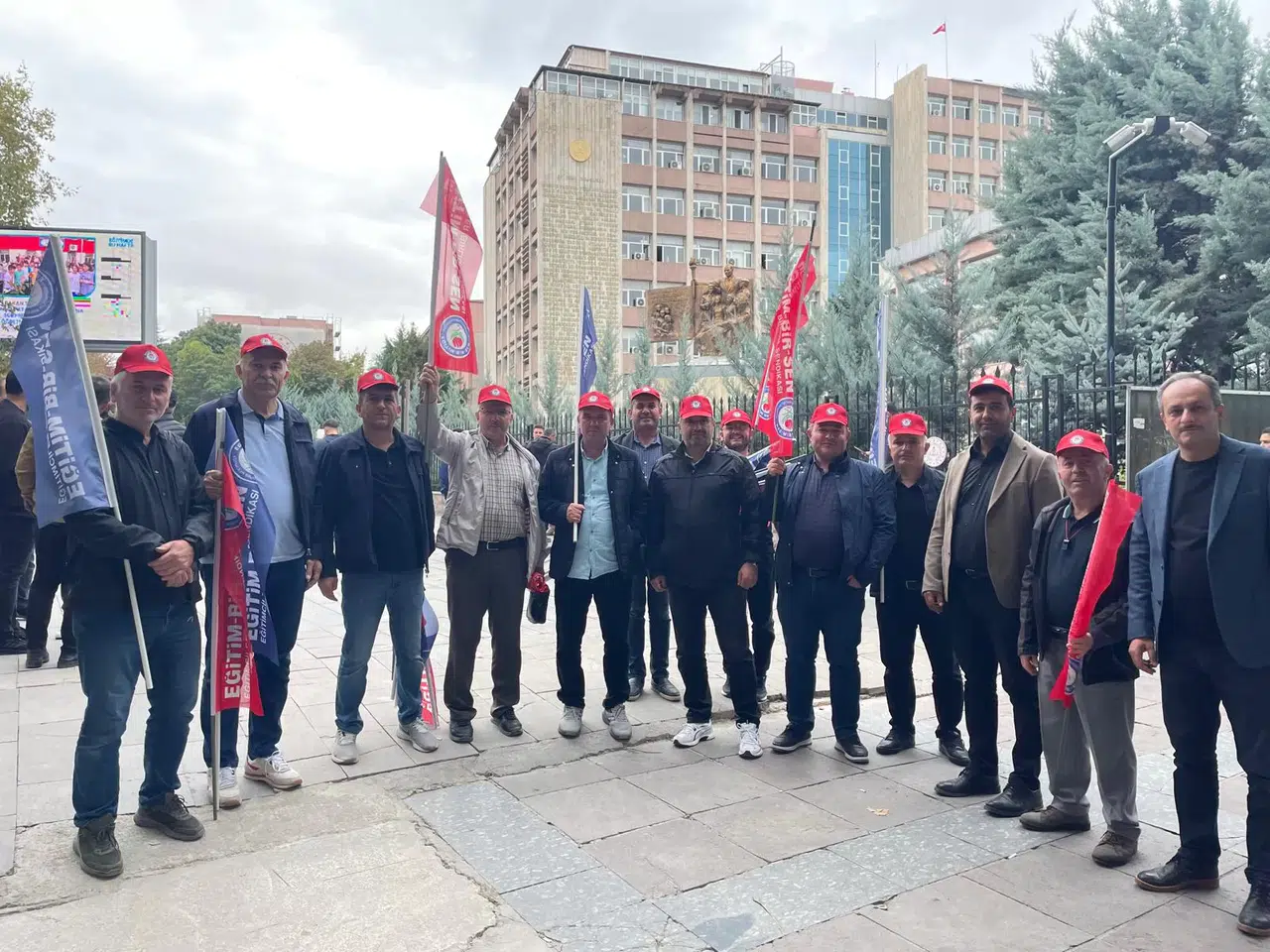 Eğitimciler İş Bıraktı