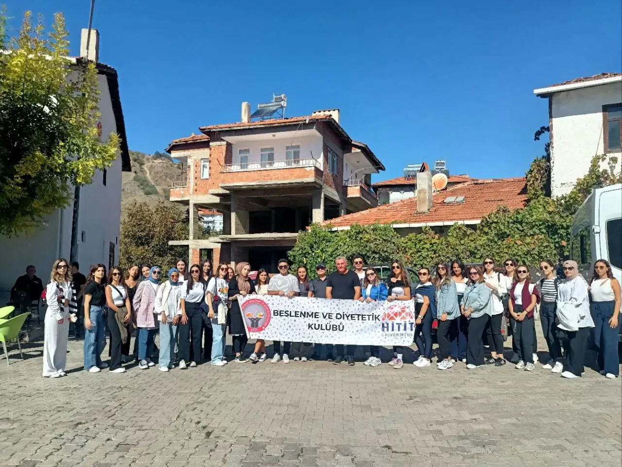 HİTÜ’lü Gençlerden Ceviz Üreticilerine Ziyaret